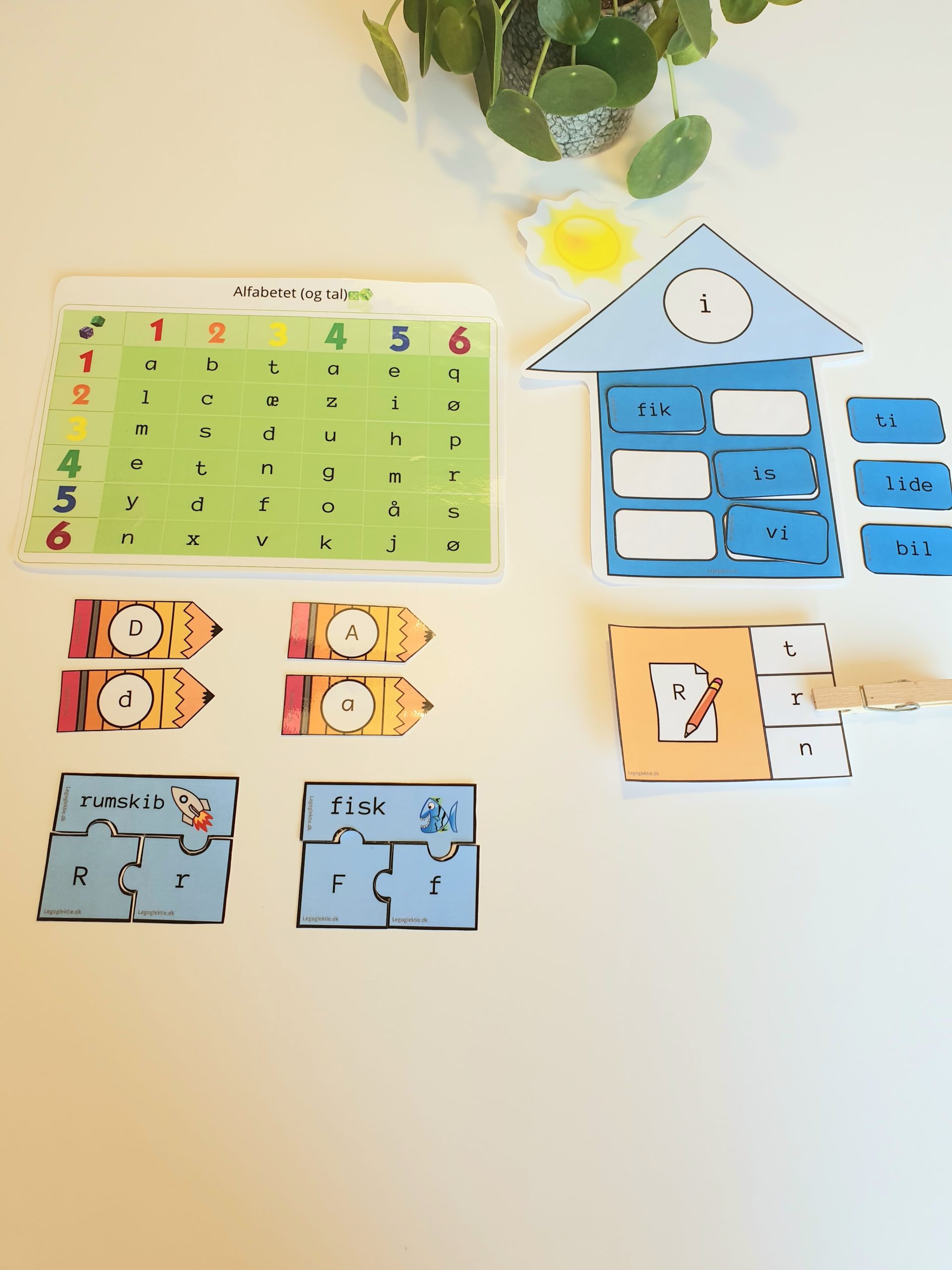 "Bogstaver" - 7 læringsspil (Print selv)