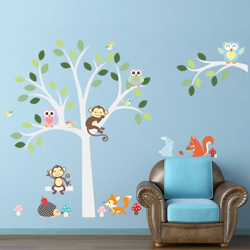 Wallsticker Lysegråt træ med mange søde dyr