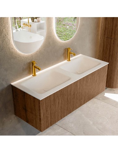 KURVE Komplet badmiljø i egetræ og solid surface med hanehuller B121 cm - Valnød/Talkum