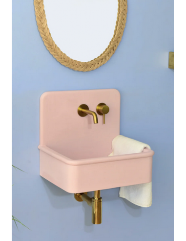 DAMA Vægmonteret 2-huller håndvask i beton m/beslag B44,5 cm - Pink