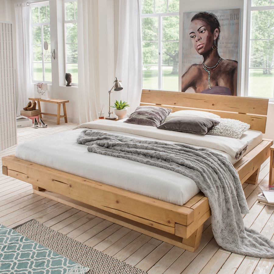 Odin Snedker Bjælke Sengeramme med Gavl og Træben i Massiv FSC Grantræ fra Organic Sleep - 140x200 | Trekvart seng